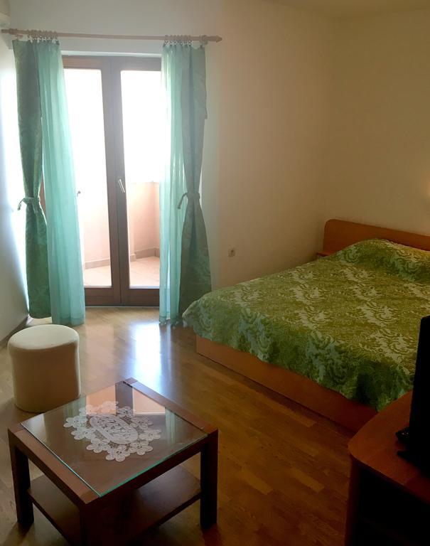 Apartman Frane Krk Town Buitenkant foto